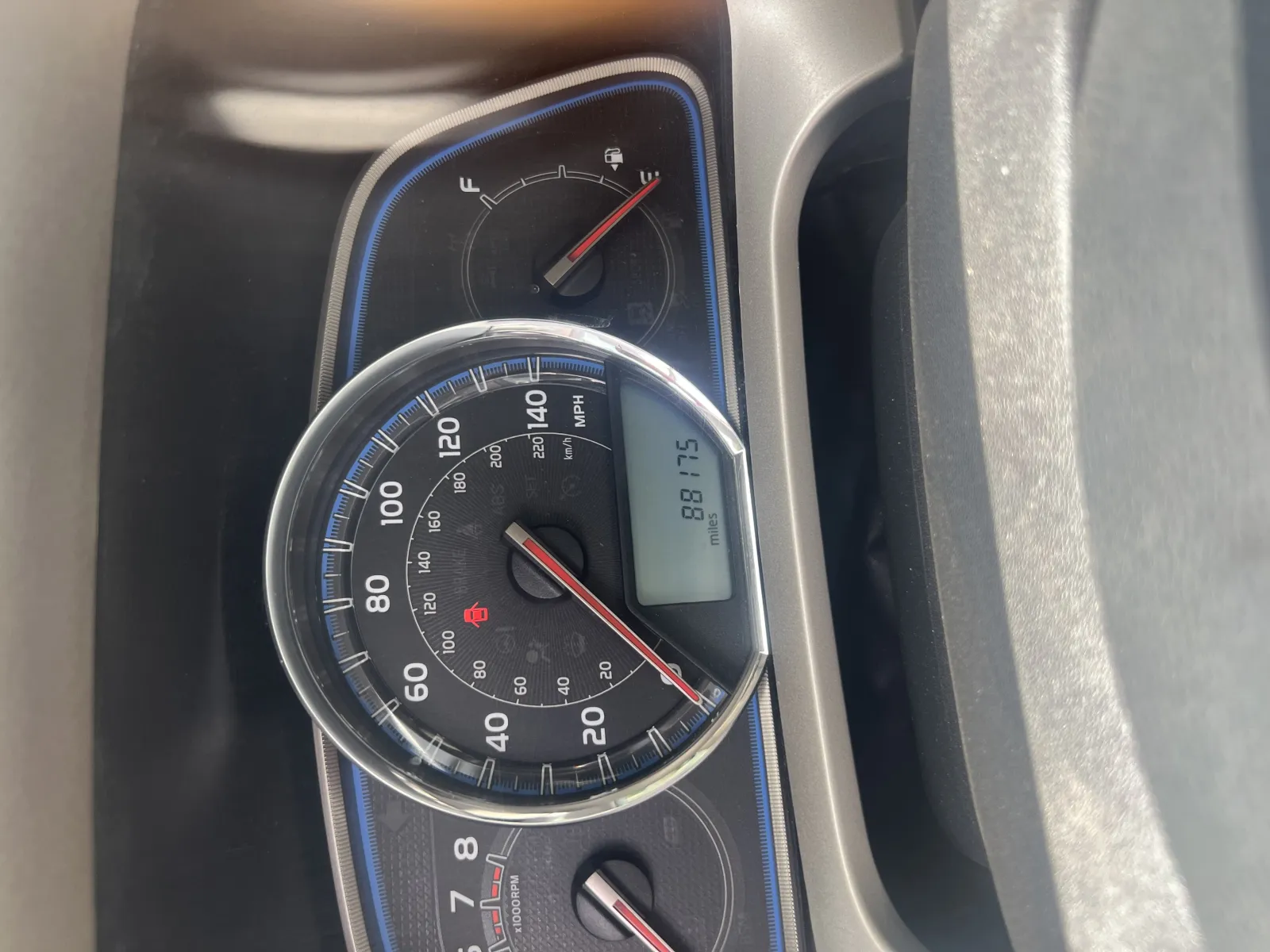 2015 Toyota RAV4 photo 7
