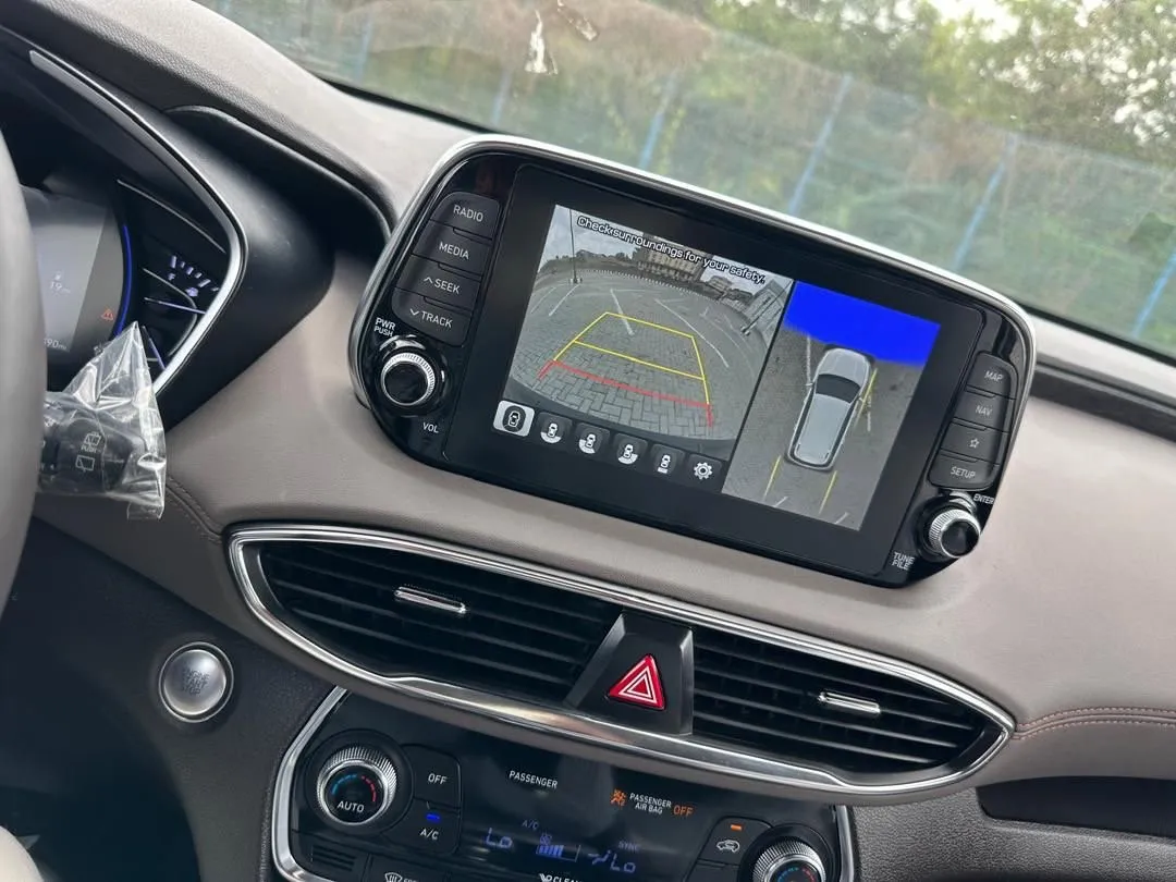 2020 Hyundai Santa Fe photo 5