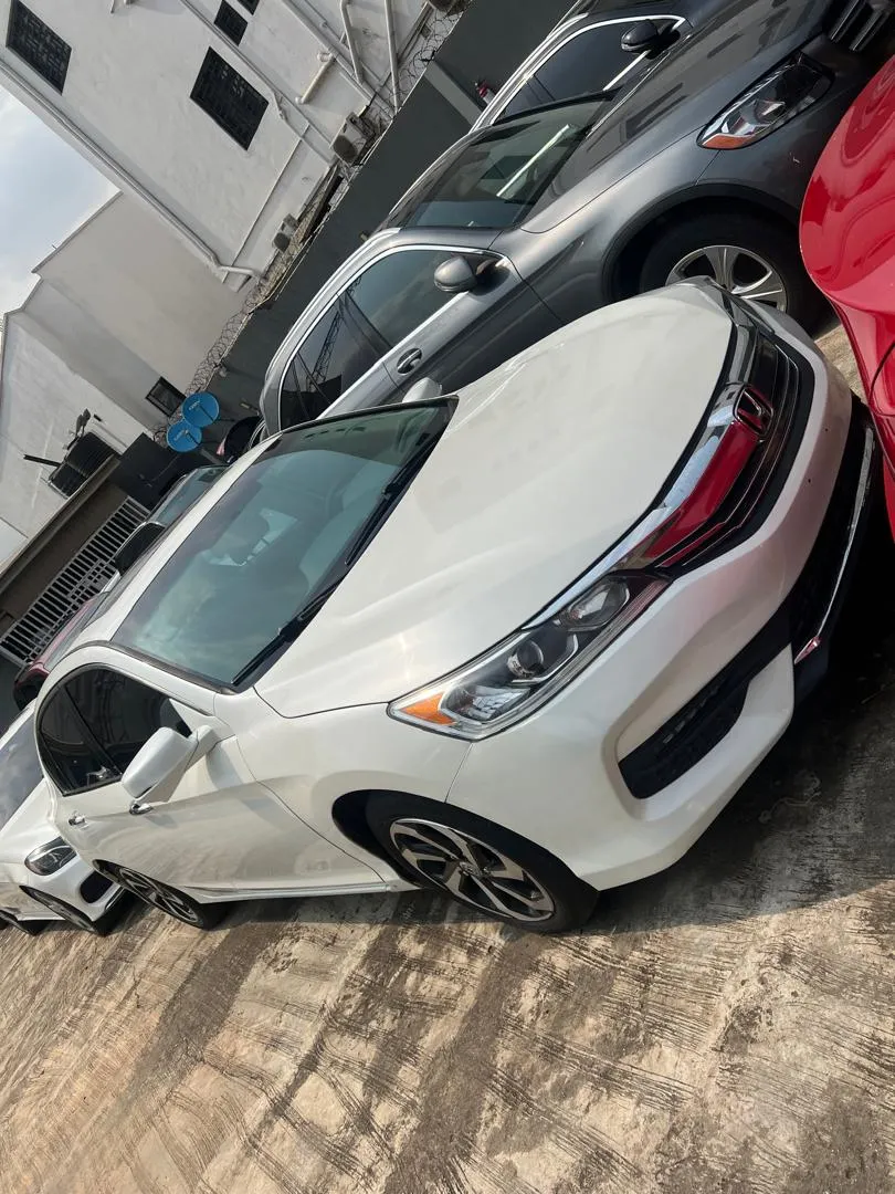 2016 Honda Accord 9GN photo 4