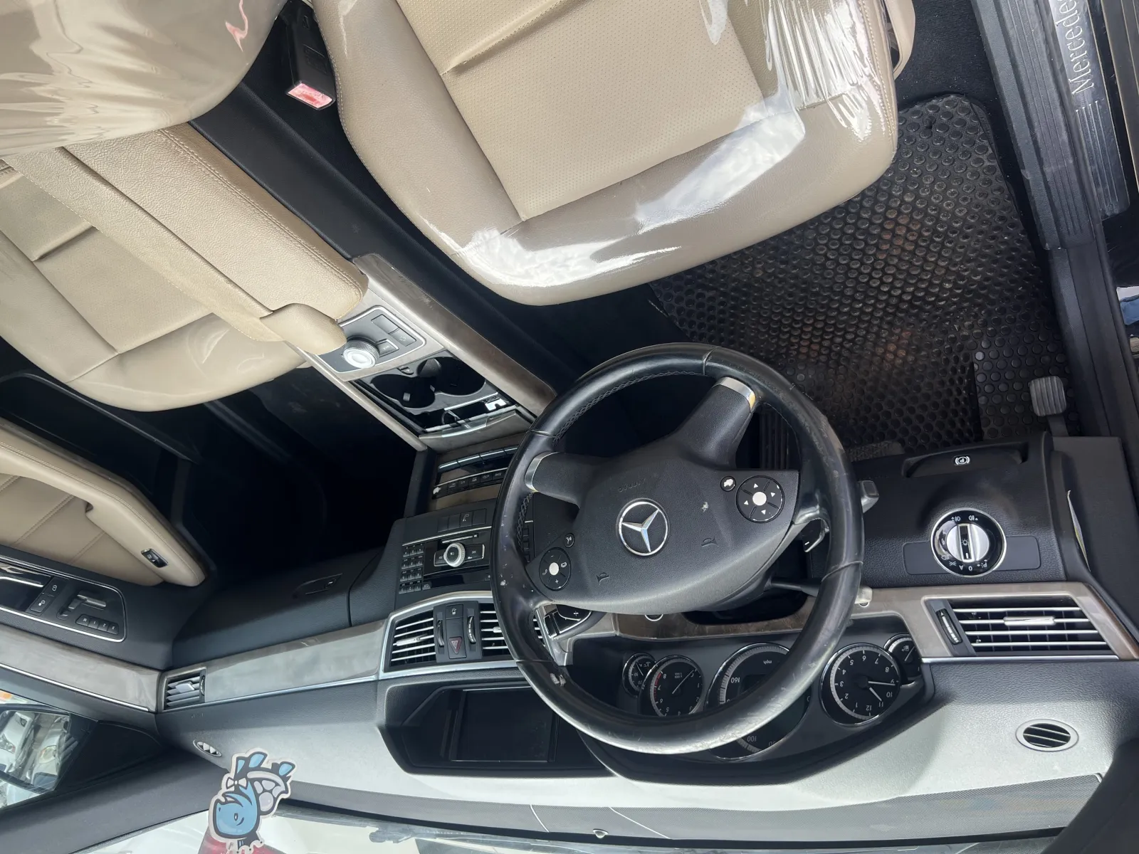 2010 Mercedes-Benz E 350 photo 11